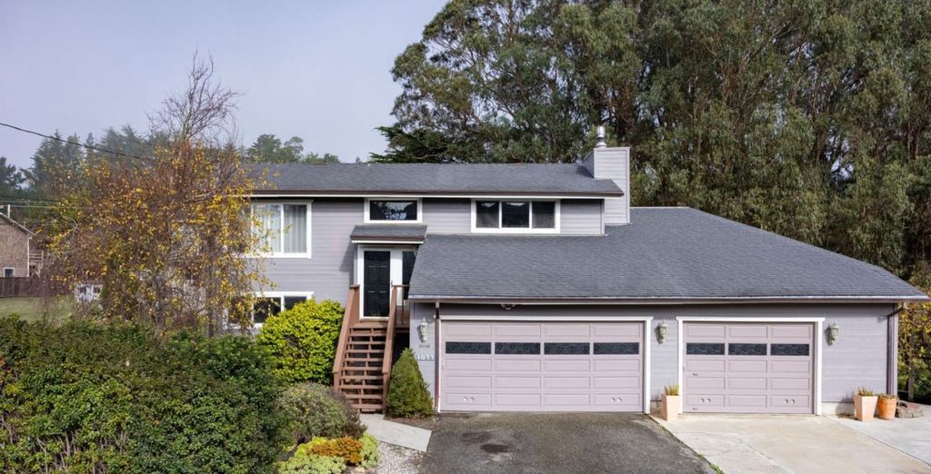 1077 Pearl Avenue, Moss Beach, CA 94038