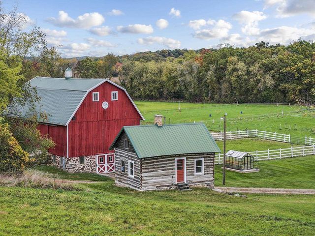 1942 County Road BB, Cottage Grove, WI 53527