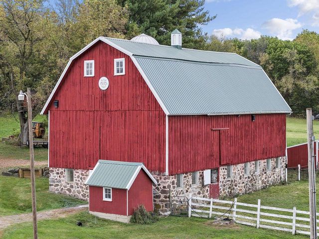 1942 County Road BB, Cottage Grove, WI 53527
