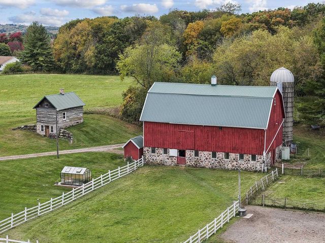 1942 County Road BB, Cottage Grove, WI 53527