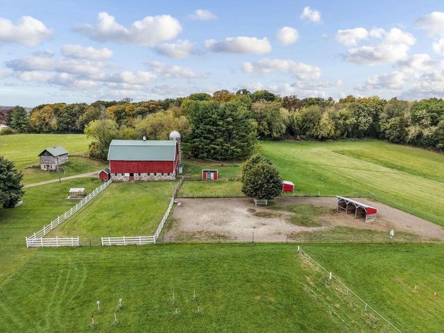 1942 County Road BB, Cottage Grove, WI 53527