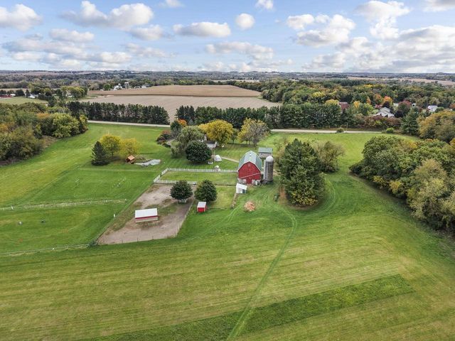 1942 County Road BB, Cottage Grove, WI 53527
