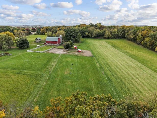 1942 County Road BB, Cottage Grove, WI 53527