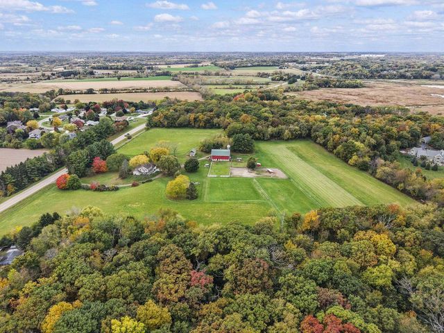 1942 County Road BB, Cottage Grove, WI 53527