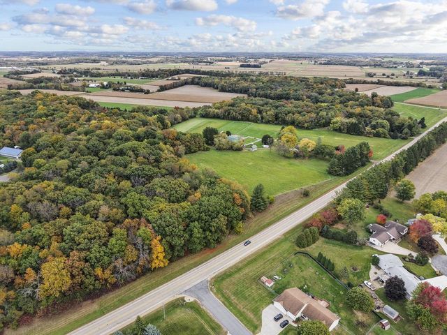 1942 County Road BB, Cottage Grove, WI 53527