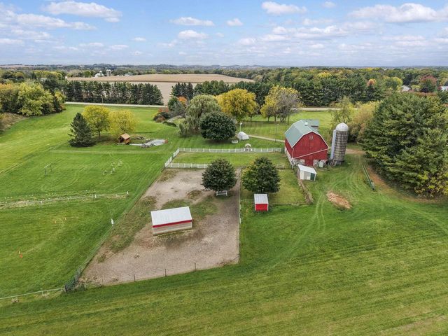 1942 County Road BB, Cottage Grove, WI 53527