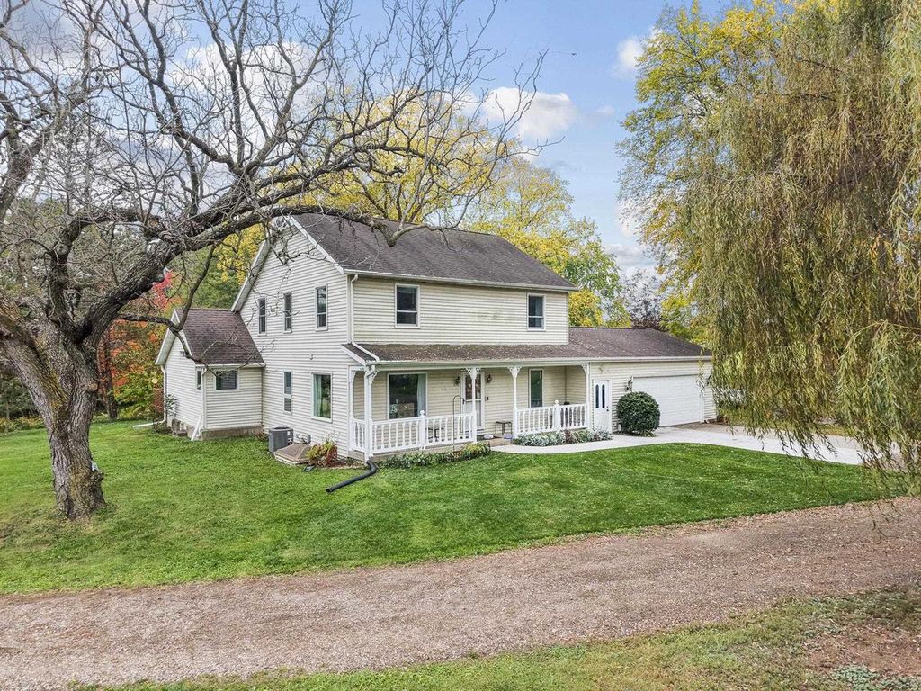 1942 County Road BB, Cottage Grove, WI 53527