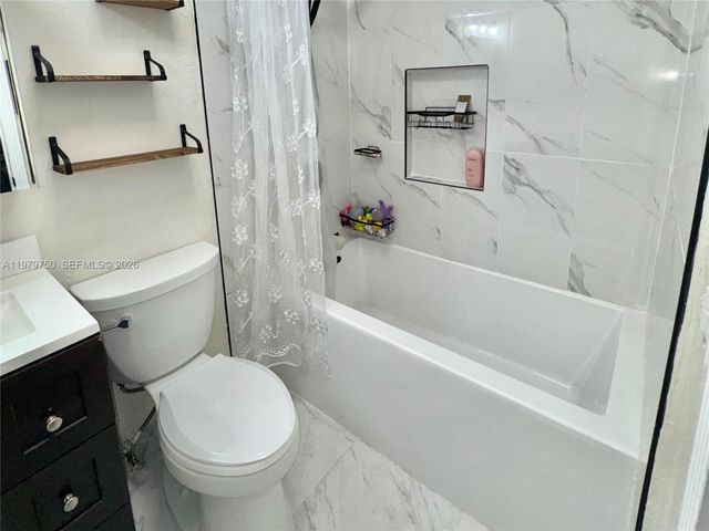 720 SW 81 Ter, North Lauderdale, FL 33068