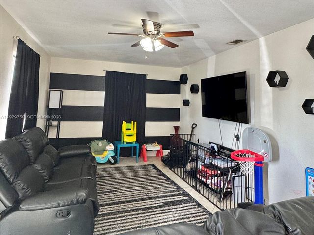 720 SW 81 Ter, North Lauderdale, FL 33068