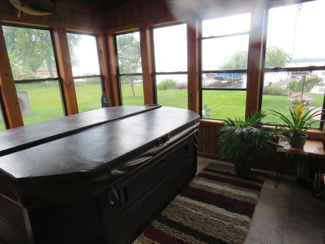 W10243 Del Bern Acres, Fox Lake, WI 53933
