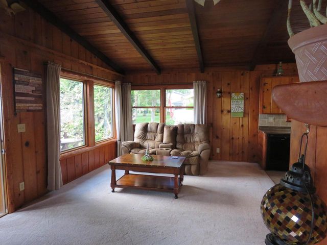 W10243 Del Bern Acres, Fox Lake, WI 53933