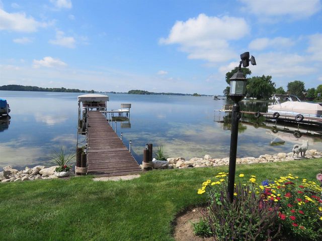 W10243 Del Bern Acres, Fox Lake, WI 53933
