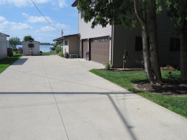 W10243 Del Bern Acres, Fox Lake, WI 53933