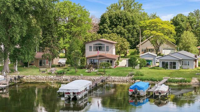 W10243 Del Bern Acres, Fox Lake, WI 53933