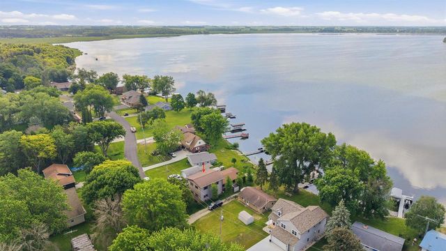 W10243 Del Bern Acres, Fox Lake, WI 53933