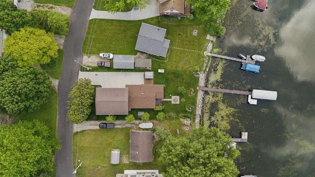 W10243 Del Bern Acres, Fox Lake, WI 53933