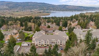 4133 224th Place SE #302, Issaquah, WA 98029