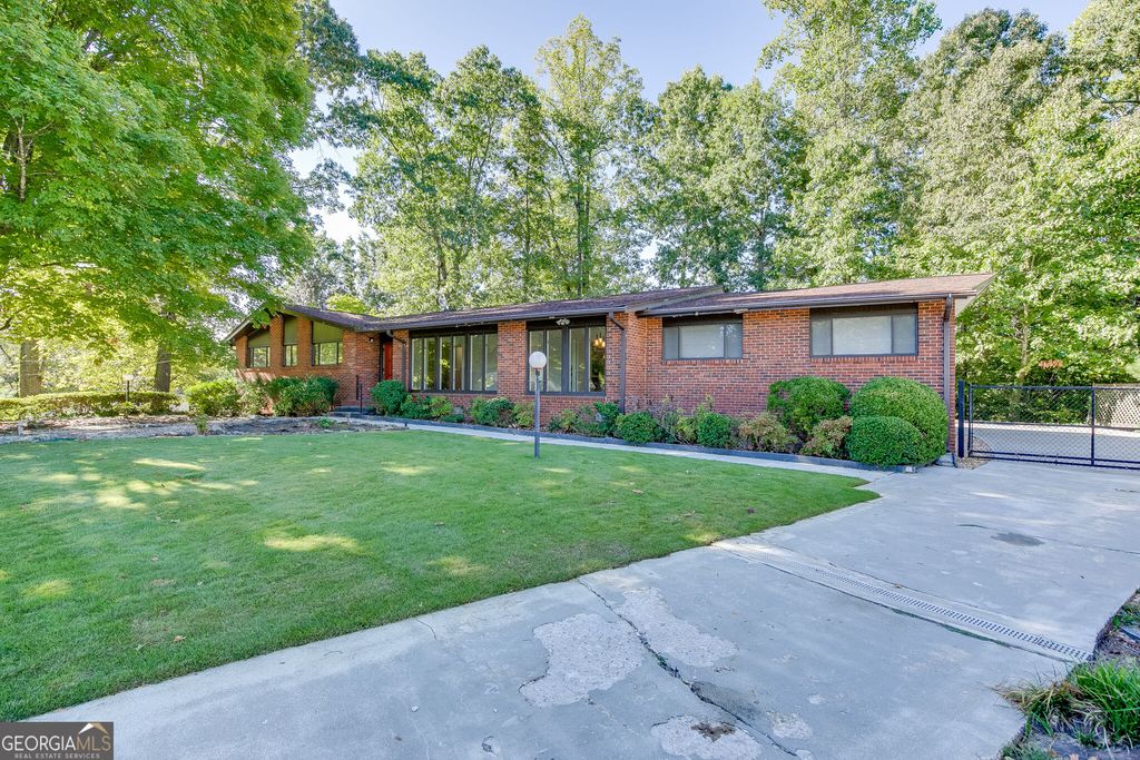 2602 Cosmos Court NE, Atlanta, GA 30345 — photo 2