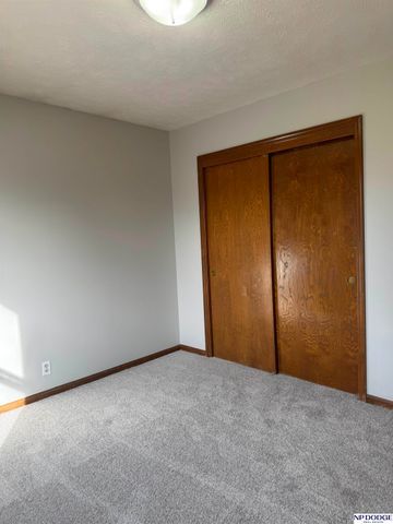 11260 Erskine Street, Omaha, NE 68164