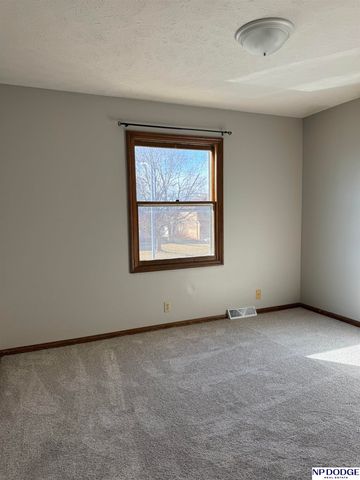 11260 Erskine Street, Omaha, NE 68164