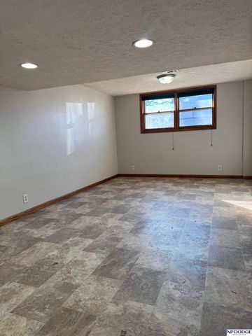 11260 Erskine Street, Omaha, NE 68164