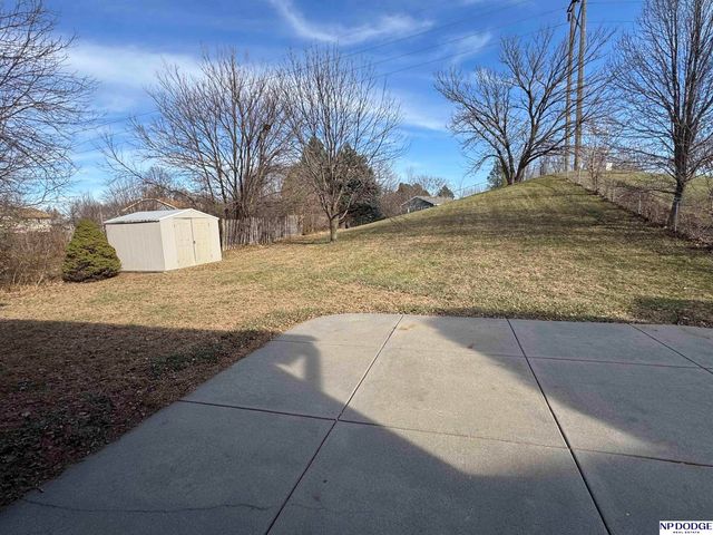 11260 Erskine Street, Omaha, NE 68164