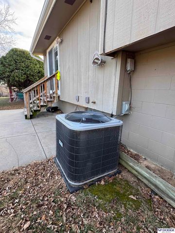 11260 Erskine Street, Omaha, NE 68164