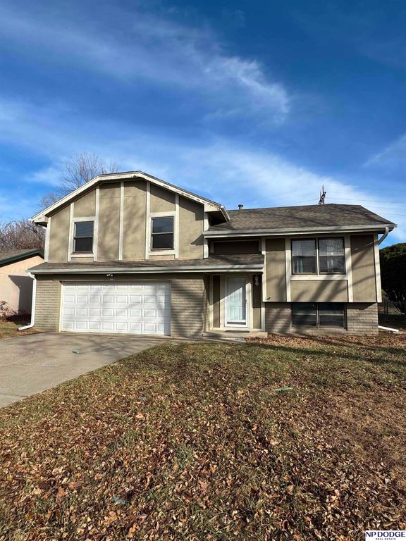 11260 Erskine Street, Omaha, NE 68164