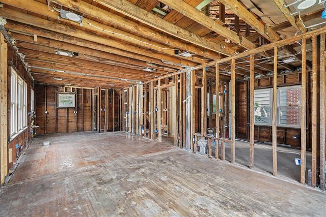506 Hilldale Drive, Royal Oak, MI 48067