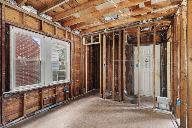 506 Hilldale Drive, Royal Oak, MI 48067