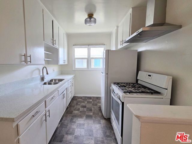 7621 Hampton Avenue 103, West Hollywood, CA 90046
