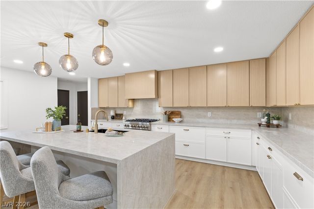 7167 La Puebla Street, Las Vegas, NV 89120