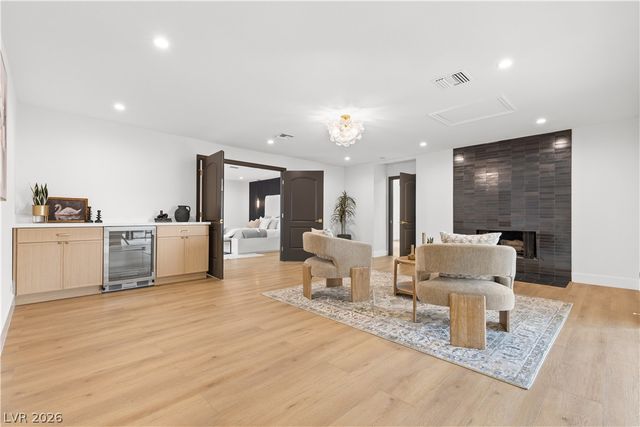 7167 La Puebla Street, Las Vegas, NV 89120