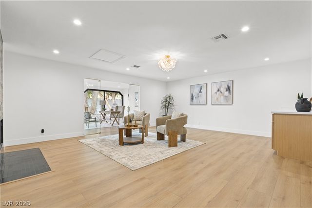 7167 La Puebla Street, Las Vegas, NV 89120