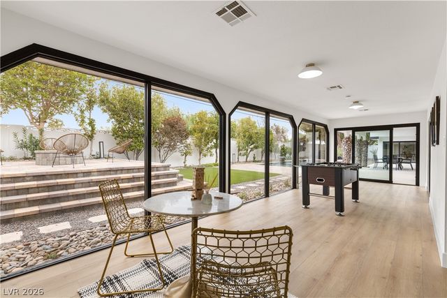 7167 La Puebla Street, Las Vegas, NV 89120