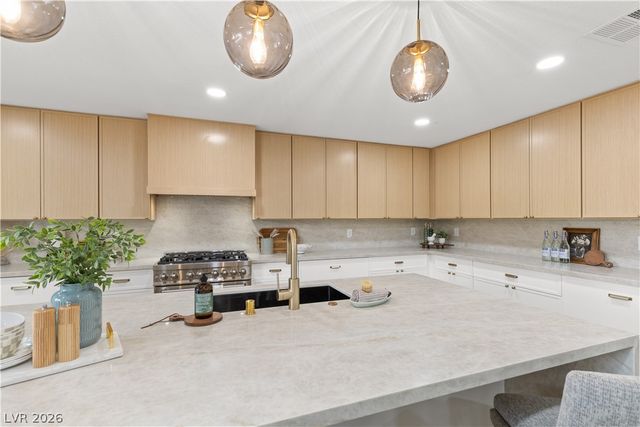 7167 La Puebla Street, Las Vegas, NV 89120