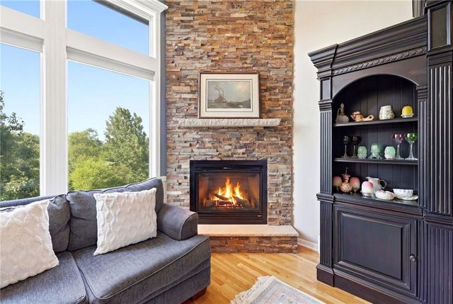 13718 BERGER Avenue, Bonner Springs, KS 66012