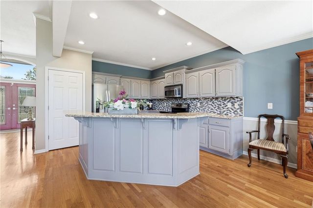 13718 BERGER Avenue, Bonner Springs, KS 66012