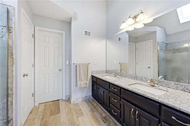 13718 BERGER Avenue, Bonner Springs, KS 66012