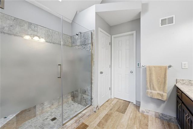 13718 BERGER Avenue, Bonner Springs, KS 66012