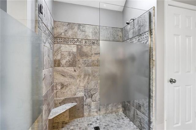 13718 BERGER Avenue, Bonner Springs, KS 66012