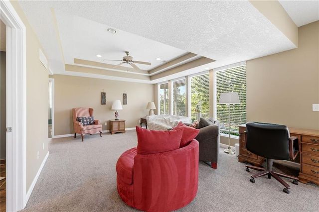 13718 BERGER Avenue, Bonner Springs, KS 66012