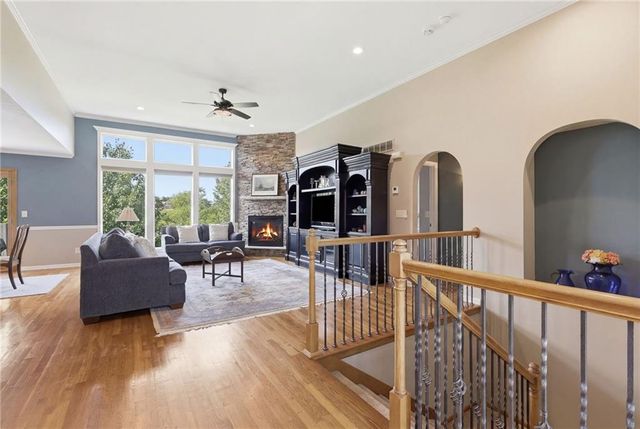 13718 BERGER Avenue, Bonner Springs, KS 66012
