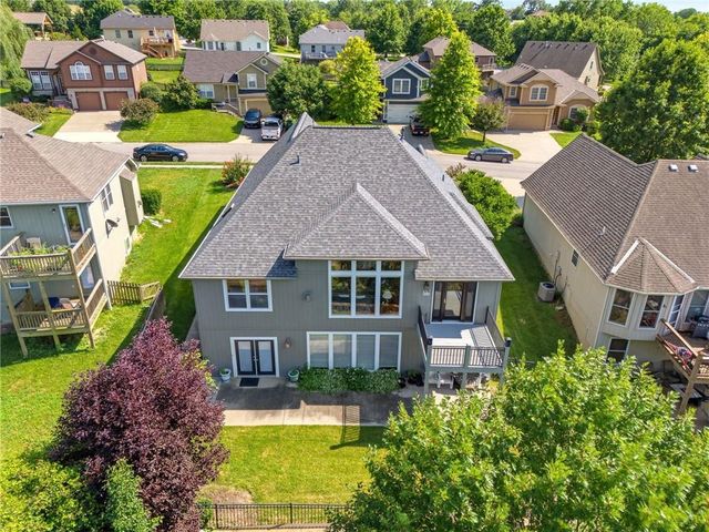 13718 BERGER Avenue, Bonner Springs, KS 66012