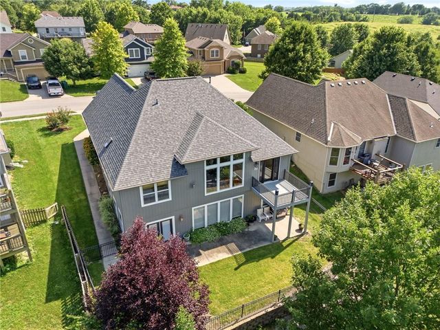 13718 BERGER Avenue, Bonner Springs, KS 66012