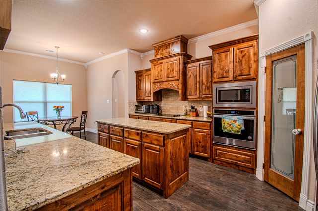 1009 Sky Court, Weatherford, TX 76085