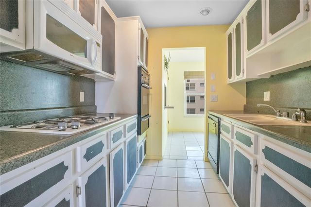 2960 59TH STREET S 405, Gulfport, FL 33707