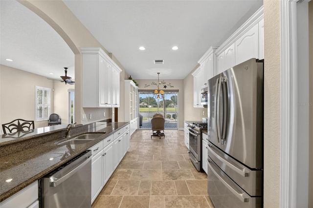 1039 EMERALD DUNES DRIVE, Sun City Center, FL 33573