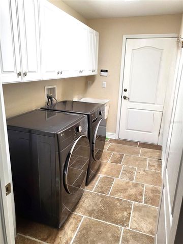 1039 EMERALD DUNES DRIVE, Sun City Center, FL 33573