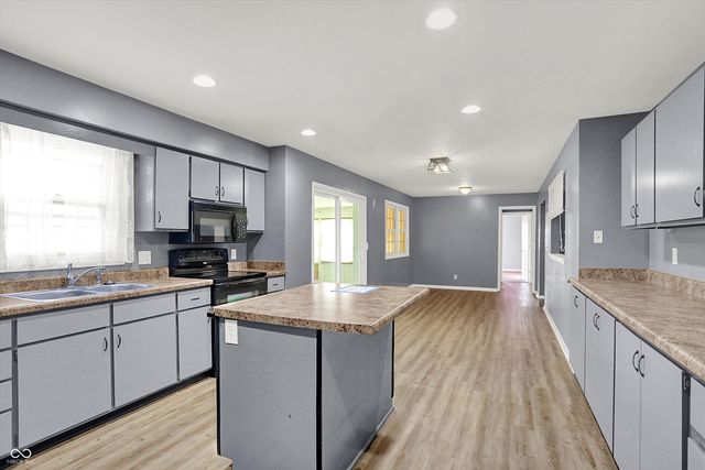 716 Maple Lane, Westfield, IN 46074